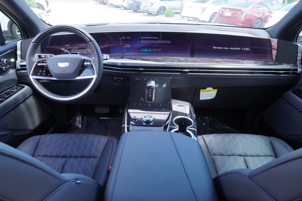 2026 Cadillac Escalade IQL Luxury - Photo 11