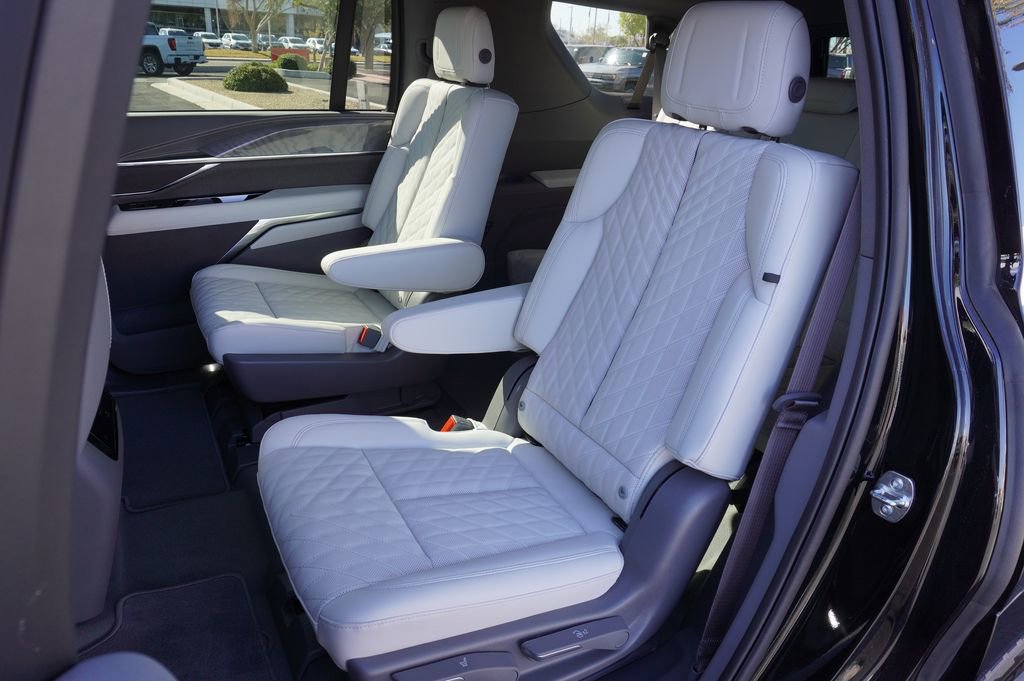 2026 Cadillac Escalade IQL Luxury - Photo 8