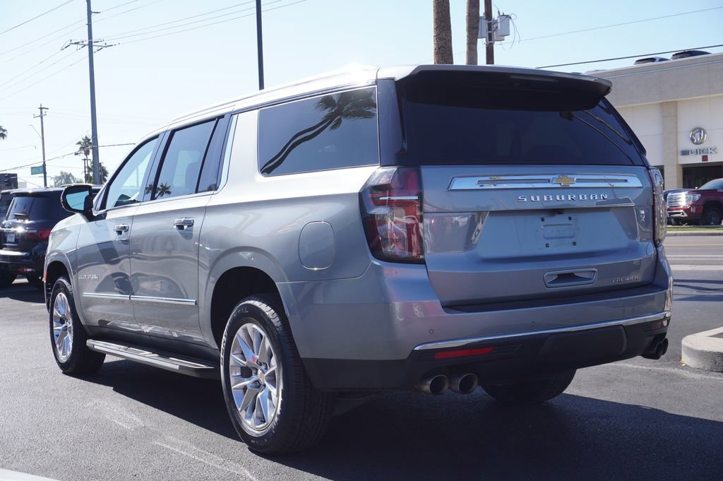 2024 Chevrolet Suburban Premier photo 3
