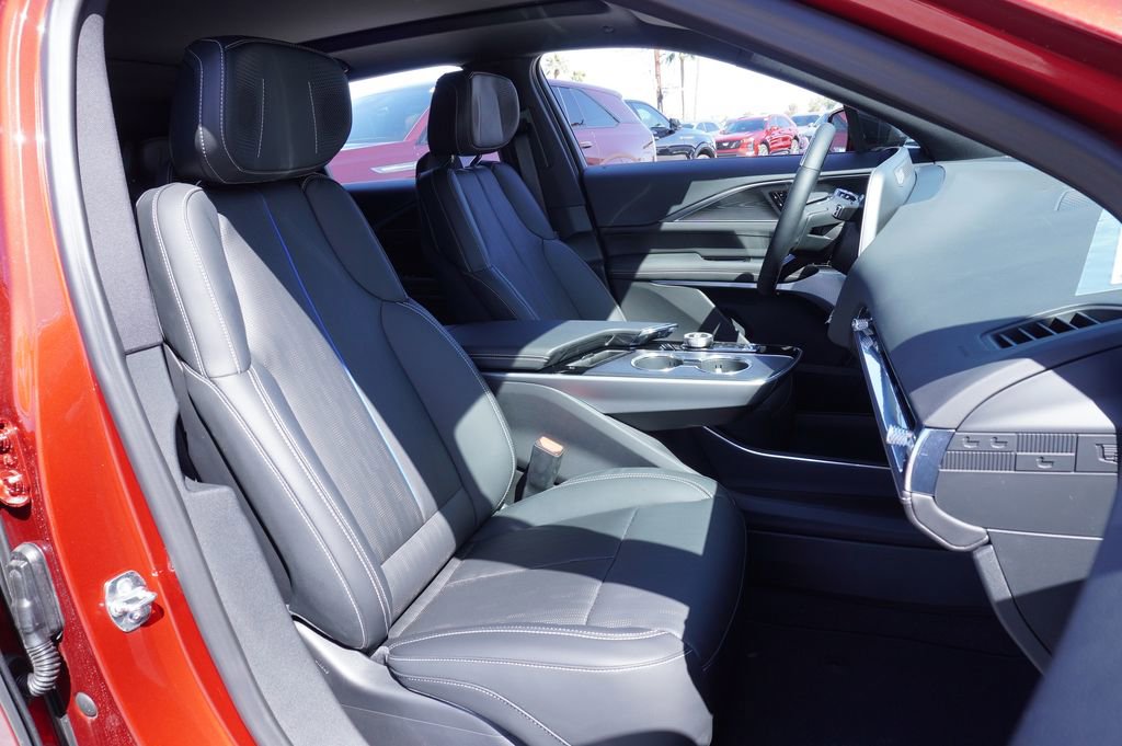 2025 Cadillac LYRIQ Luxury 2 - Photo 11