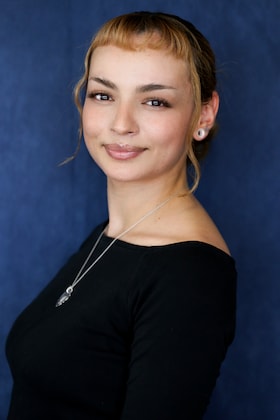 Staff member Mia Lusk from b4f37f5a03fc