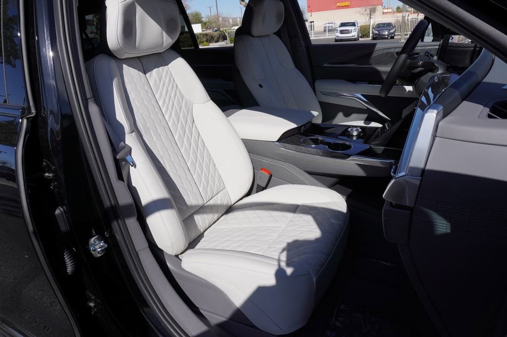 2026 Cadillac Escalade IQL Luxury - Photo 12