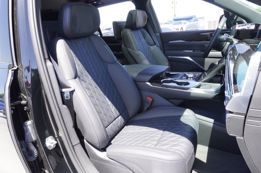 2025 Cadillac Escalade IQ Luxury 1 - Photo 12