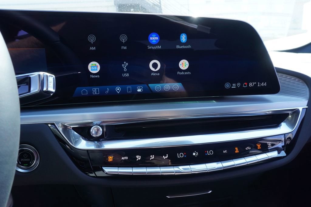 2025 Cadillac LYRIQ Luxury 2 - Photo 19