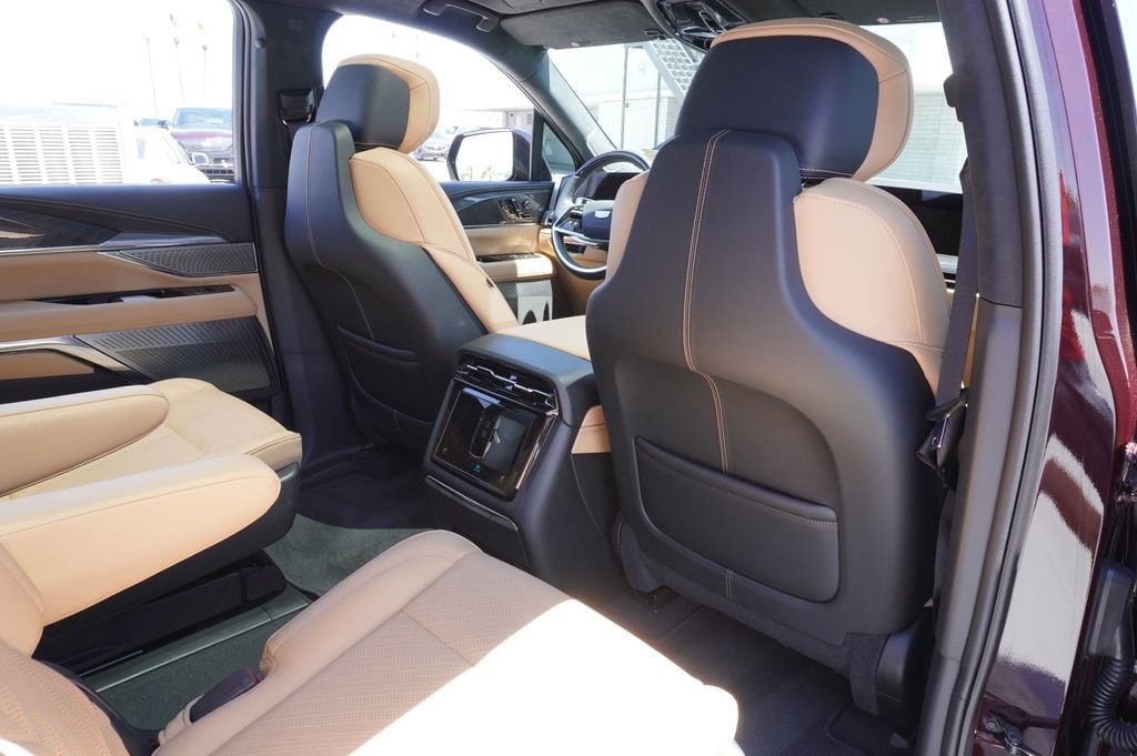 2025 Cadillac Escalade IQ Sport 2 - Photo 11