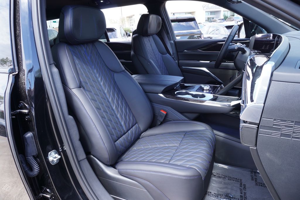 2026 Cadillac Escalade IQL Luxury - Photo 12