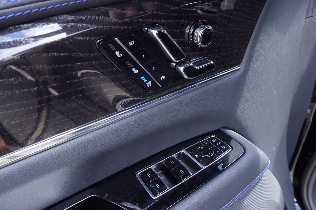 2026 Cadillac Escalade IQL Luxury - Photo 15