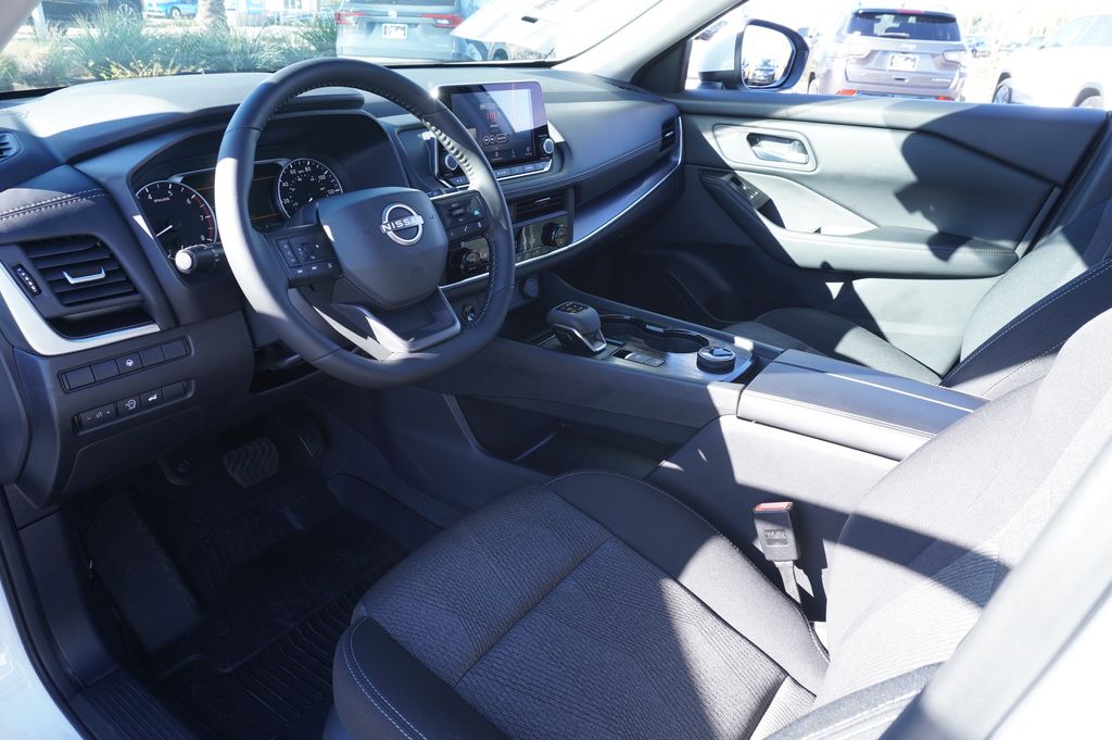 2026 Nissan Rogue SV - Photo 16