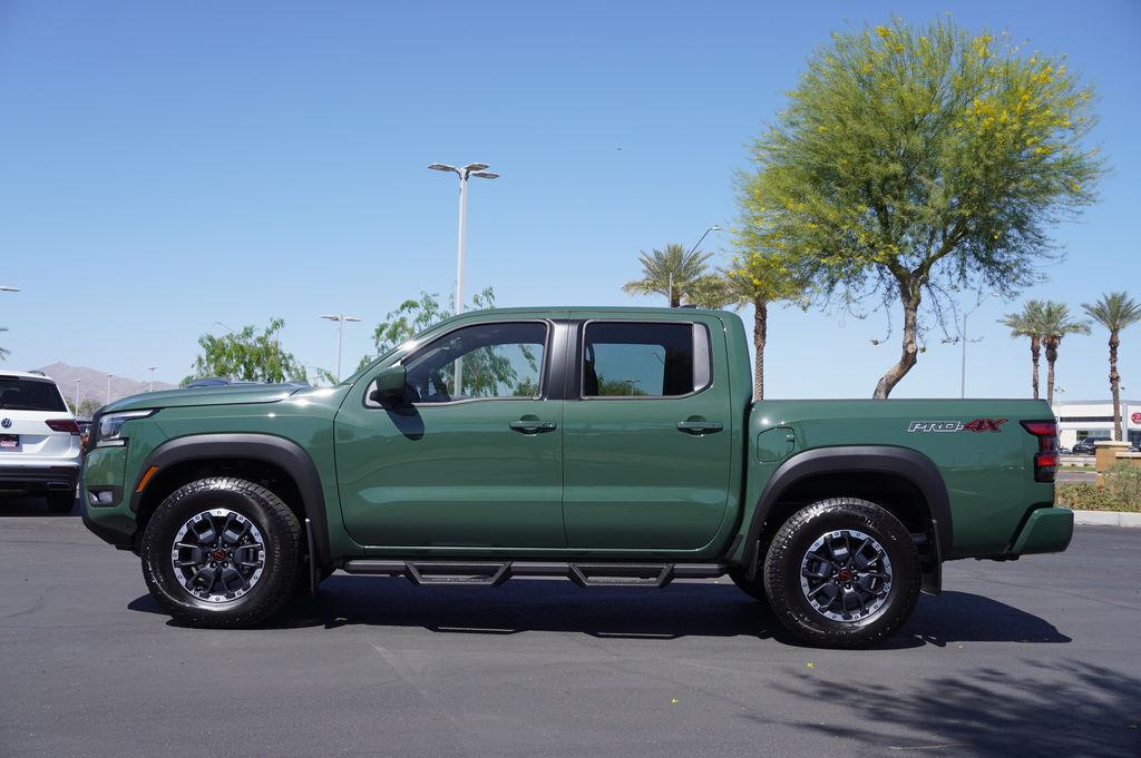 2025 Nissan Frontier PRO-4X photo 2