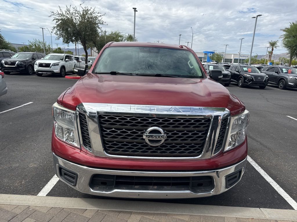 2017 Nissan Titan SV photo 2