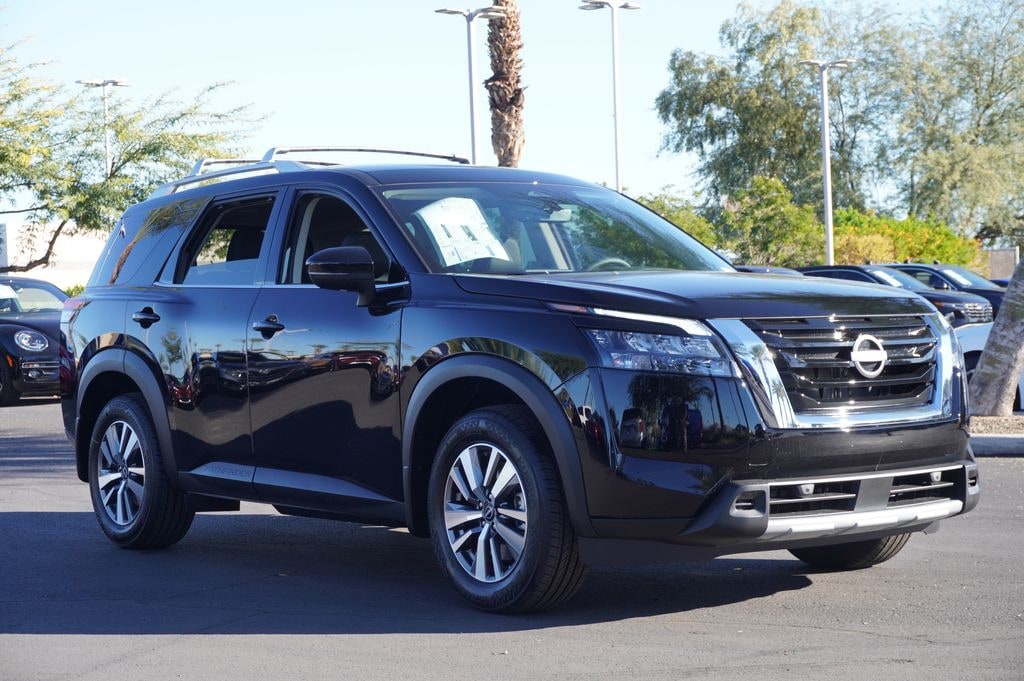 New 2025 Nissan Pathfinder SL SUV