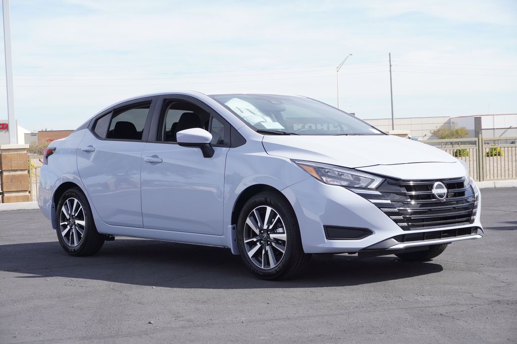 2025 Nissan Versa 1.6 SV photo 4