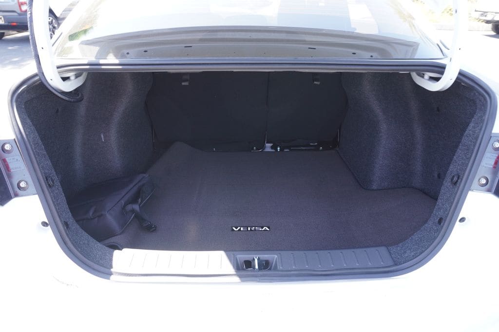 2025 Nissan Versa Sedan SV - Photo 8