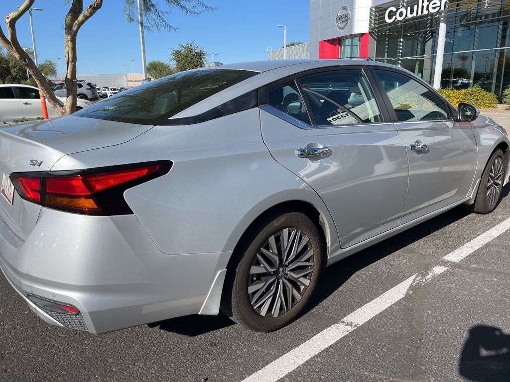 2024 Nissan Altima 2.5 SV photo 4
