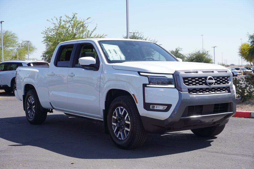 2025 Nissan Frontier SL photo 4