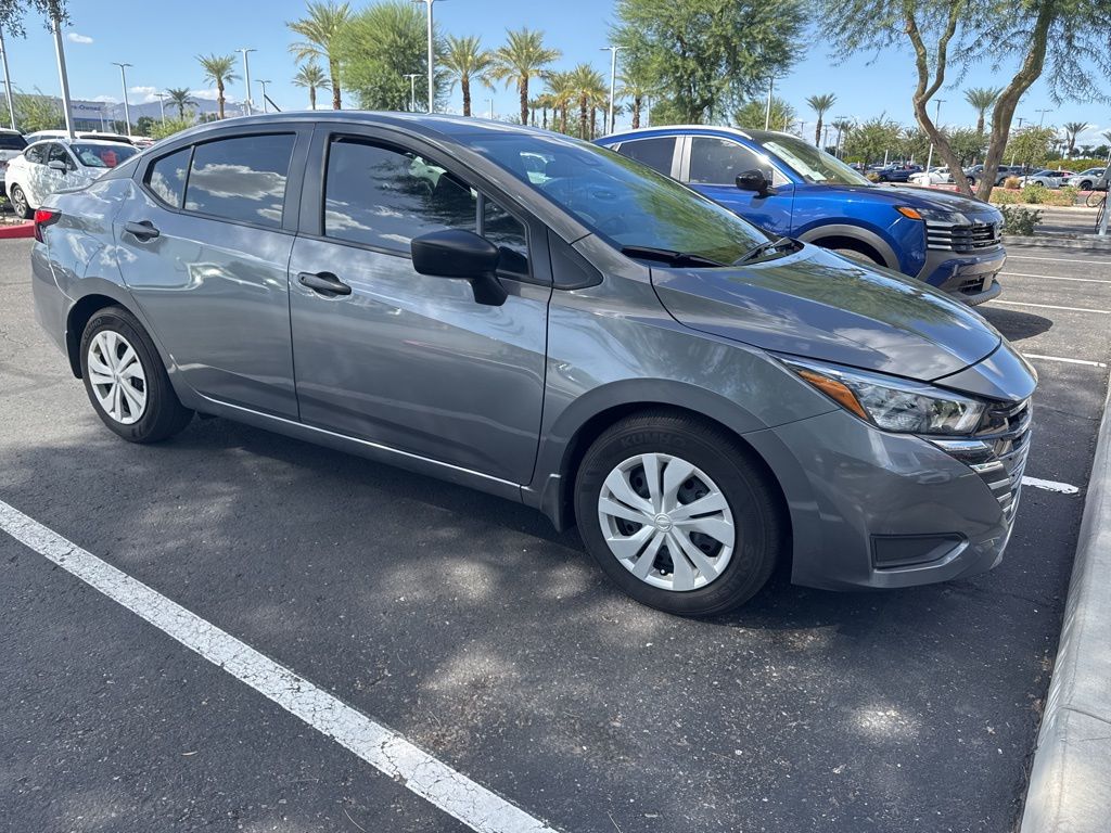 2025 Nissan Versa 1.6 S photo 3