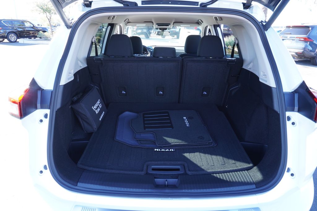 2026 Nissan Rogue SV - Photo 8