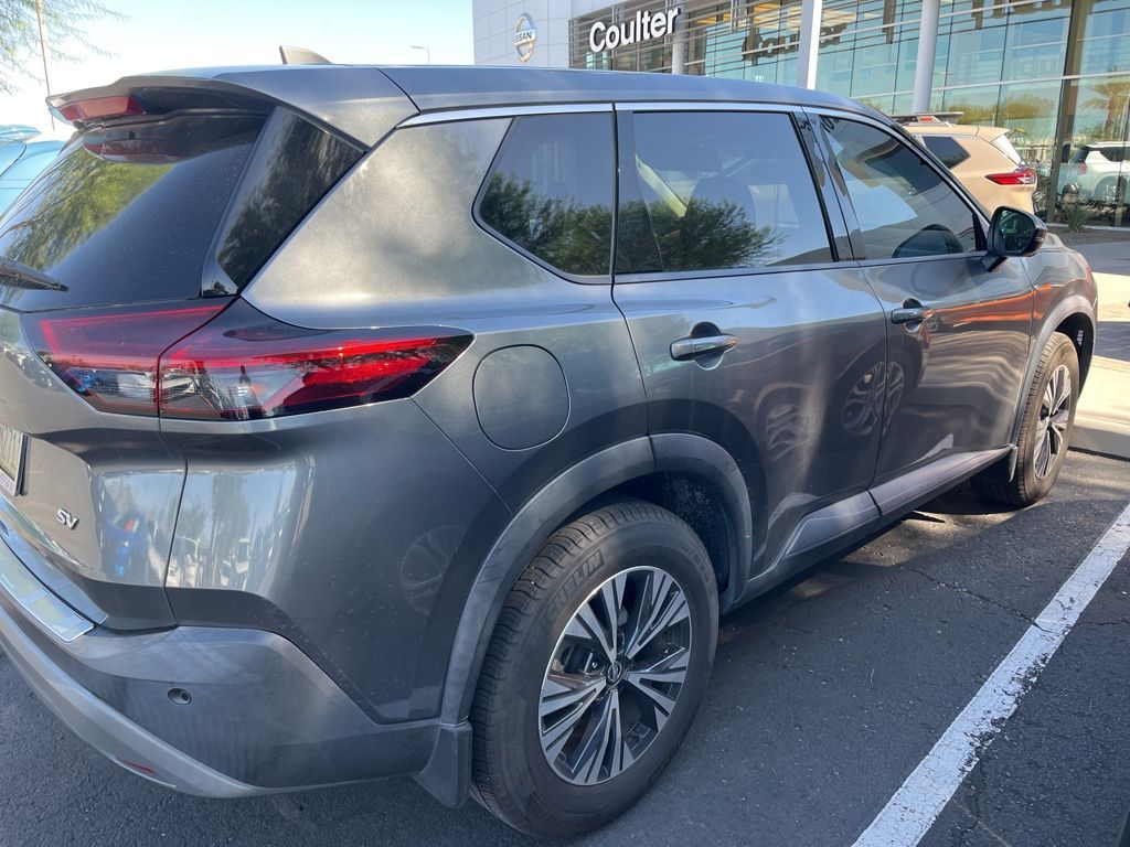2021 Nissan Rogue SV photo 3