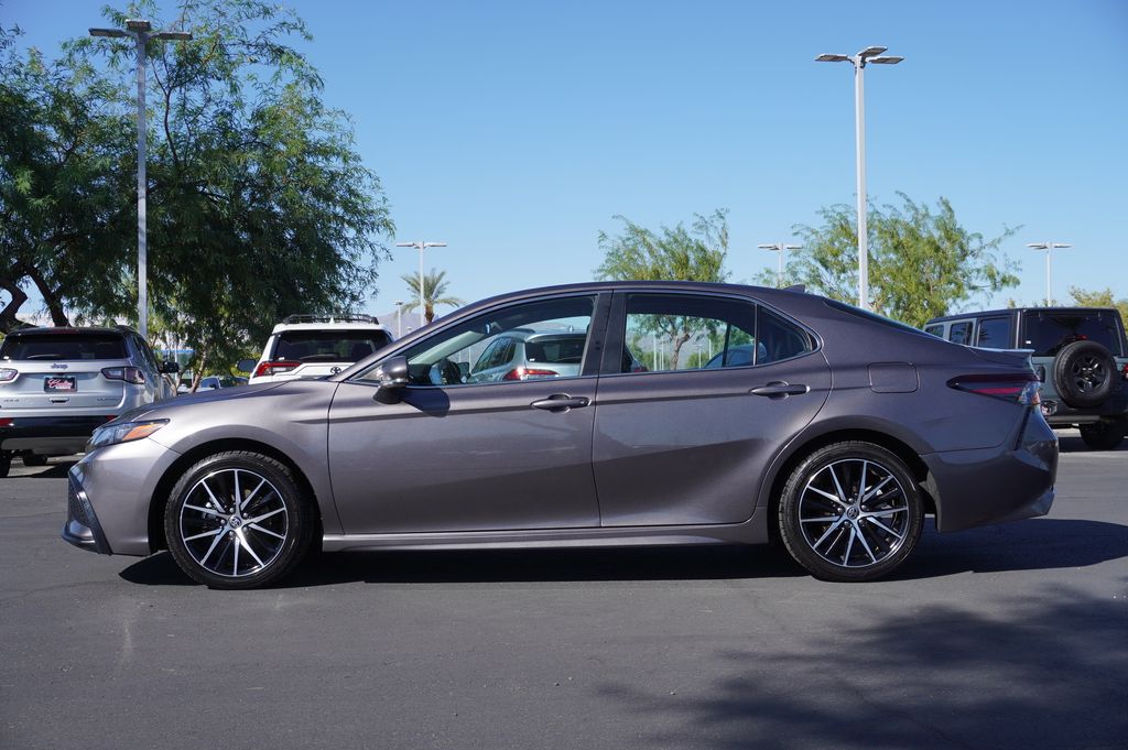 2023 Toyota Camry SE photo 2