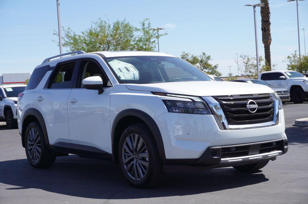 2025 Nissan Pathfinder SL photo 4