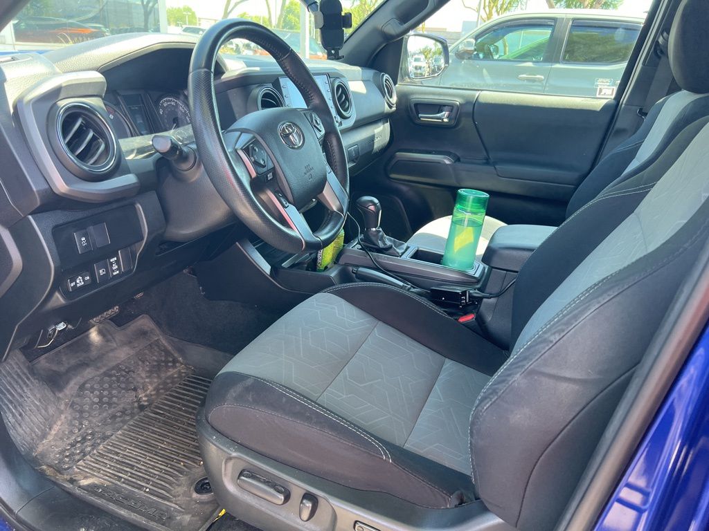 2022 Toyota Tacoma TRD Off-Road V6 photo 4