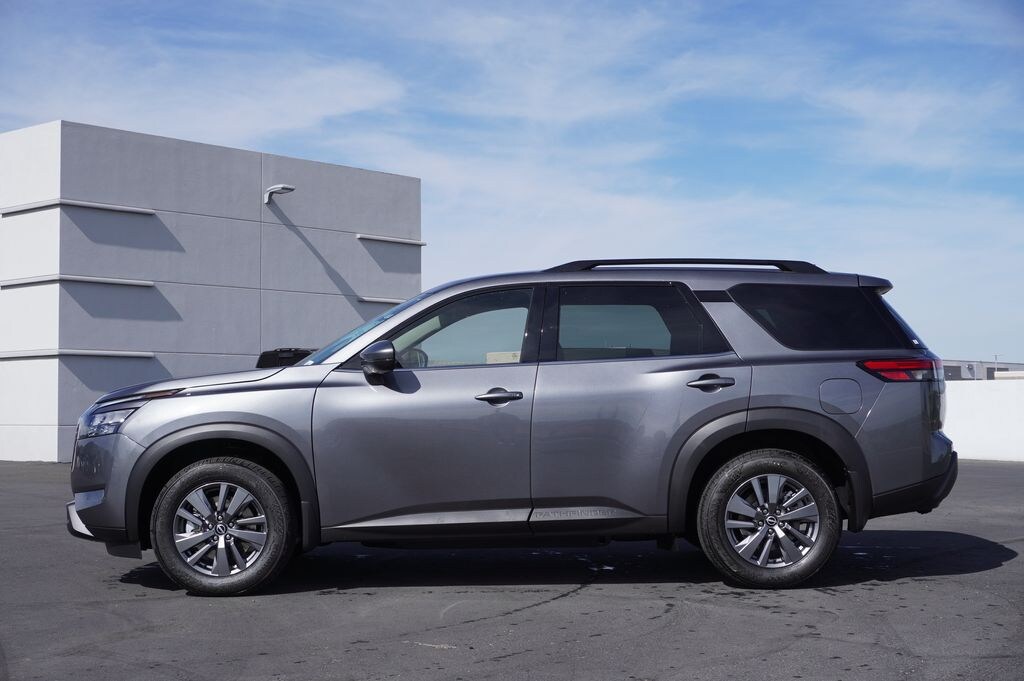 New 2025 Nissan Pathfinder SV SUV