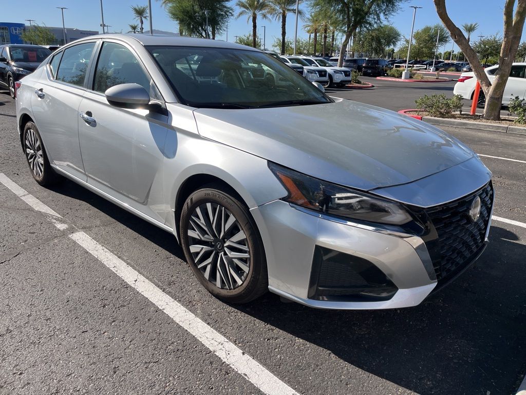 2024 Nissan Altima 2.5 SV photo 3