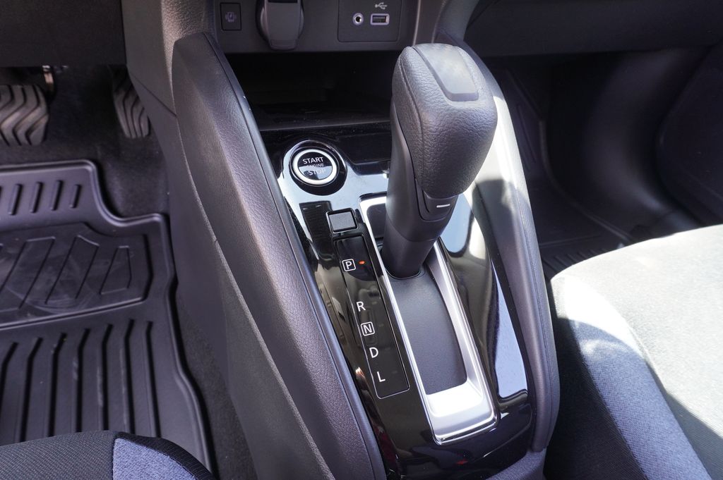 2025 Nissan Versa Sedan SV - Photo 18