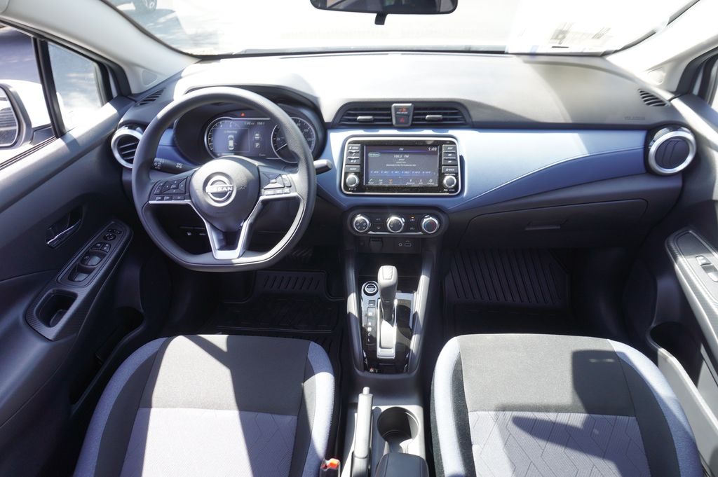 2025 Nissan Versa Sedan SV - Photo 11