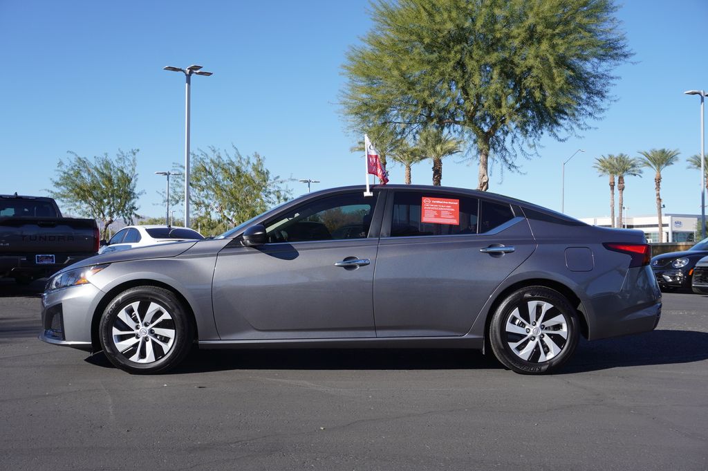 2025 Nissan Altima S photo 2