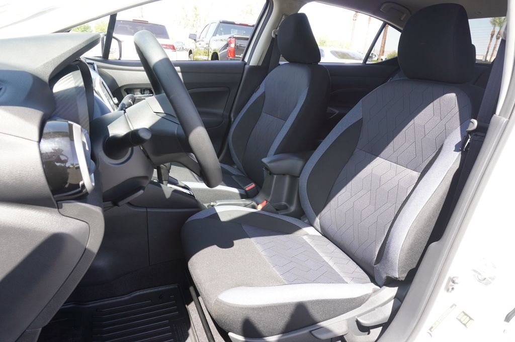 2025 Nissan Versa Sedan SV - Photo 13