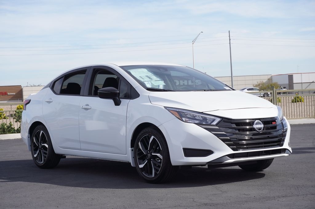 New 2025 Nissan Versa 1.6 SR Sedan