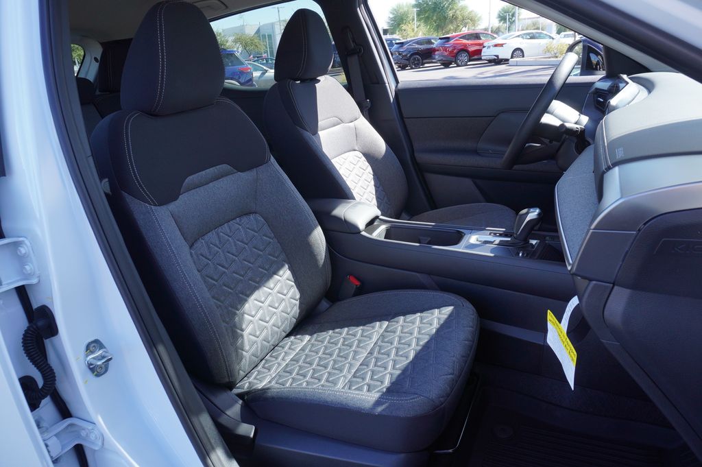 2026 Nissan KICKS SV - Photo 12