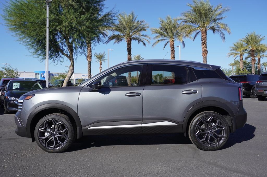 New 2026 Nissan Kicks SR SUV