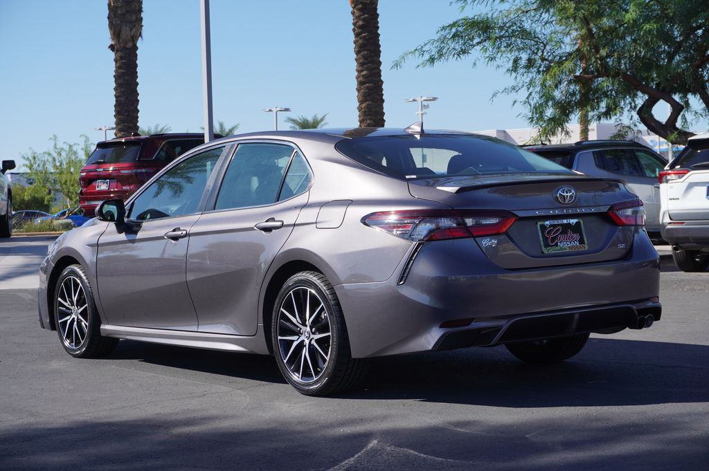 2023 Toyota Camry SE photo 3