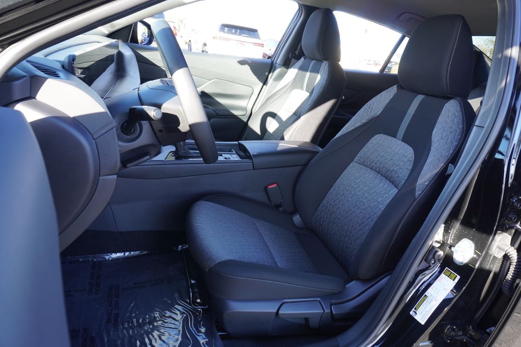 2026 Nissan Sentra SV - Photo 13