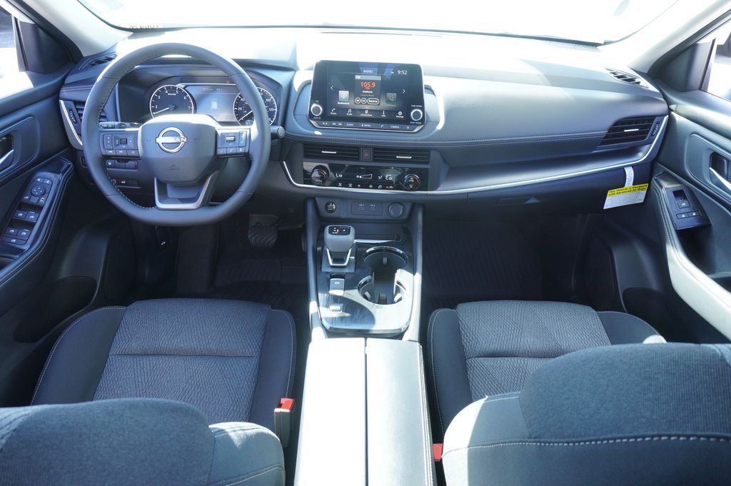 2026 Nissan Rogue SV - Photo 11