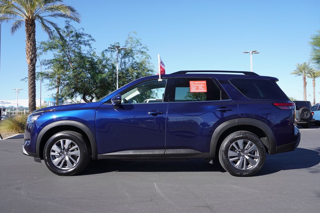 2024 Nissan Pathfinder SV photo 2