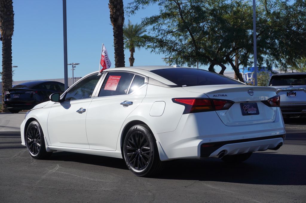 2025 Nissan Altima SV photo 3