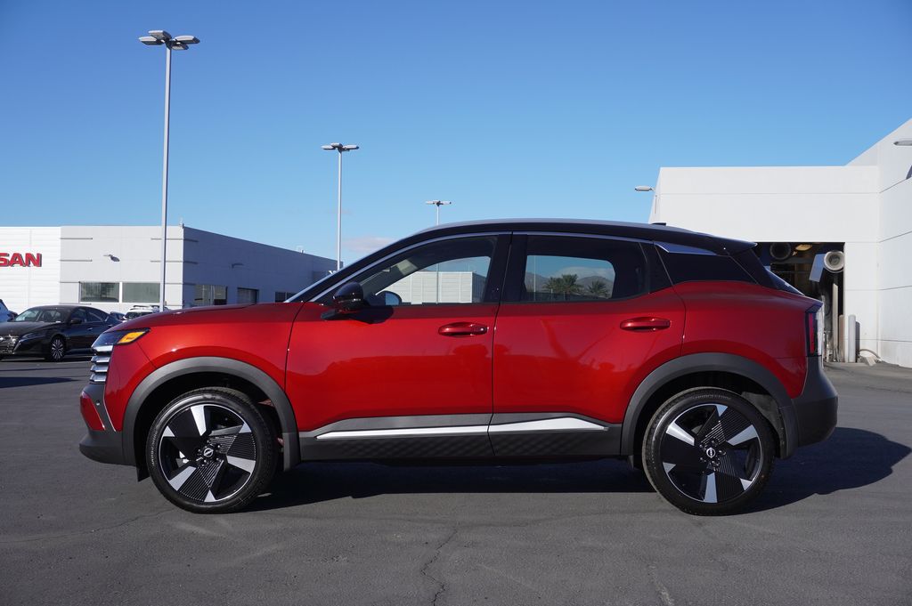 2025 Nissan Kicks SR photo 2