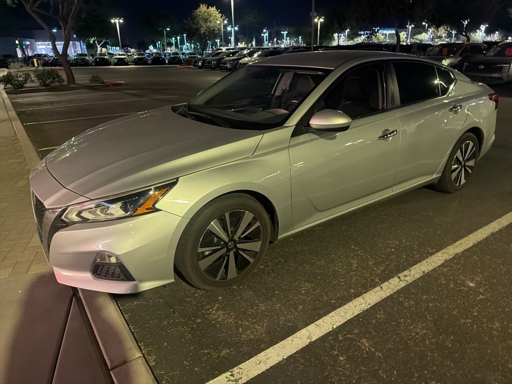2022 Nissan Altima SV