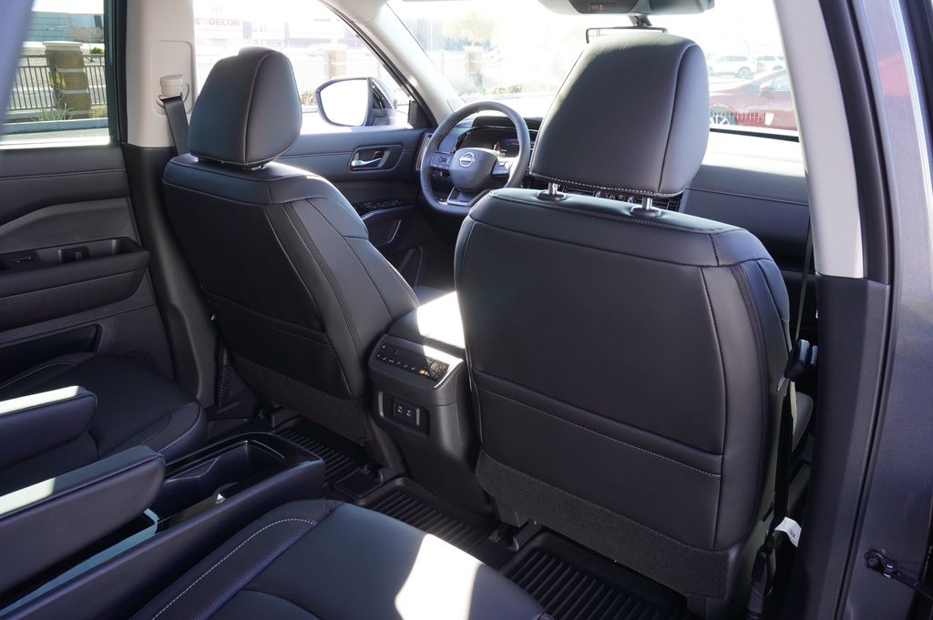 2026 Nissan Pathfinder SL - Photo 11