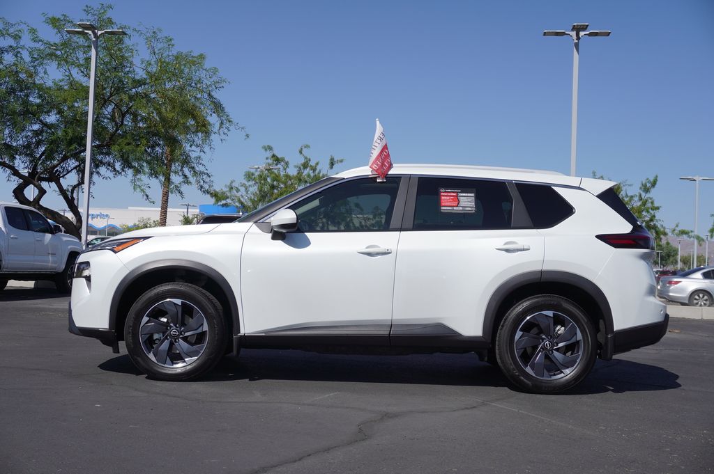 2024 Nissan Rogue SV photo 2