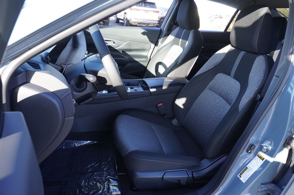 2026 Nissan Sentra SV - Photo 14