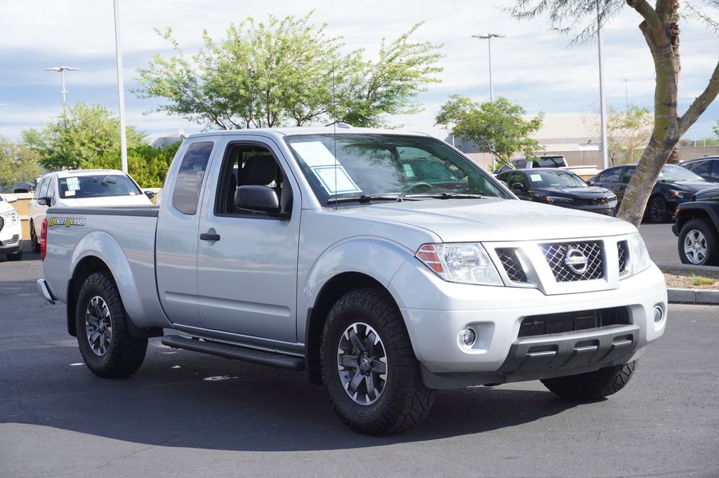 2017 Nissan Frontier Desert Runner photo 3