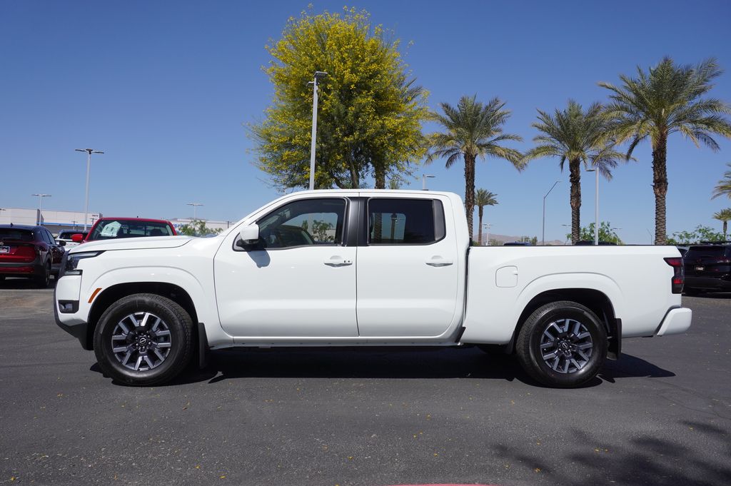 2025 Nissan Frontier SL photo 2