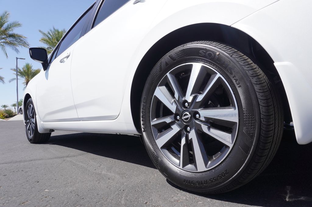 2025 Nissan Versa Sedan SV - Photo 6