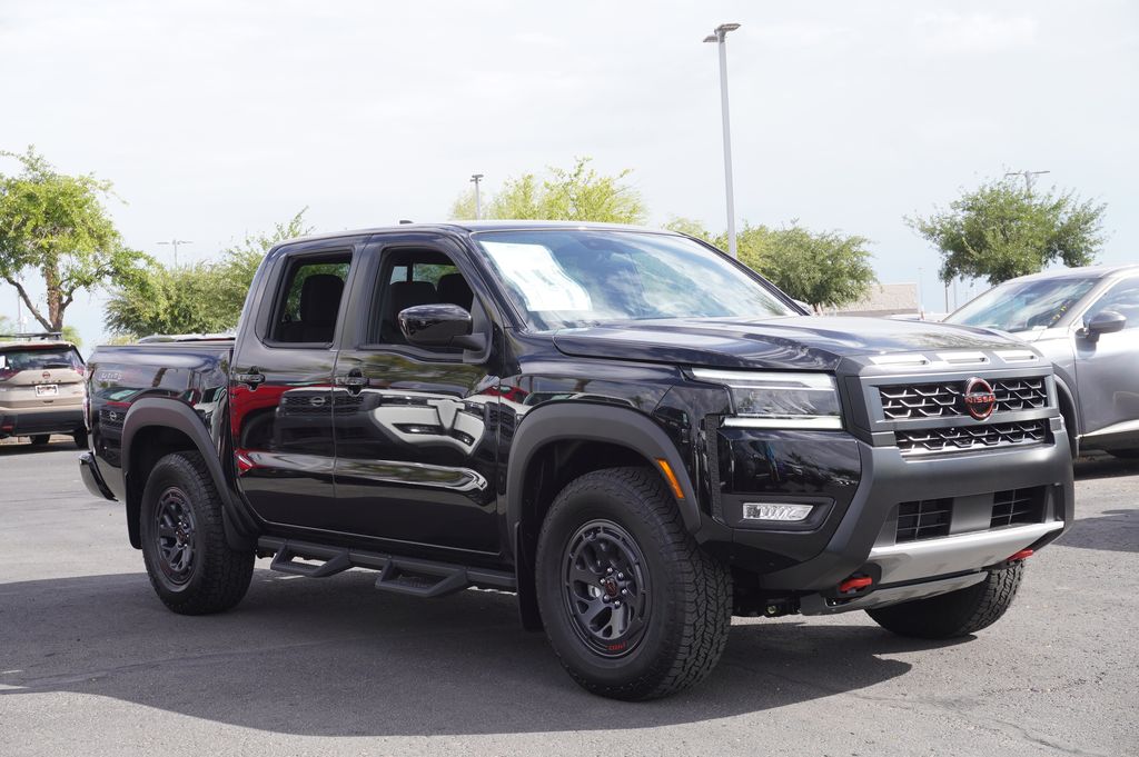 2025 Nissan Frontier PRO-4X photo 4