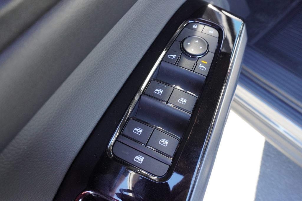 2026 Nissan Pathfinder SL - Photo 17