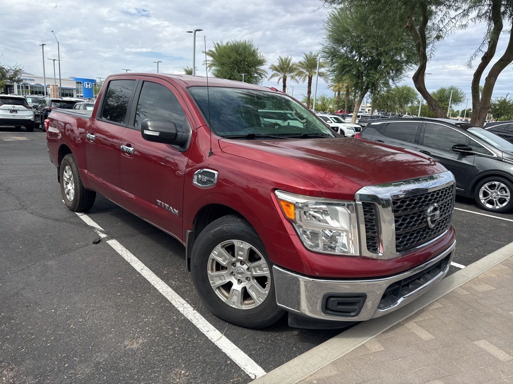 2017 Nissan Titan SV photo 3